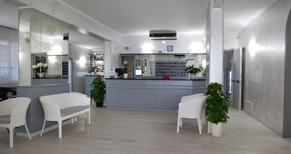 Hotel Anny Лидо ди Йезоло Екстериор снимка