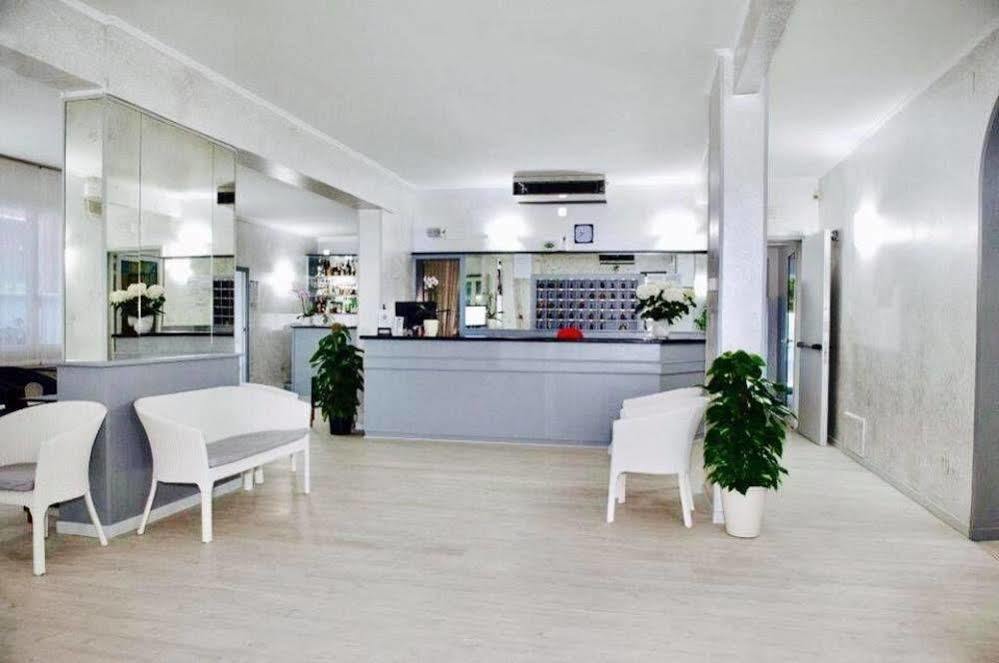 Hotel Anny Лидо ди Йезоло Екстериор снимка