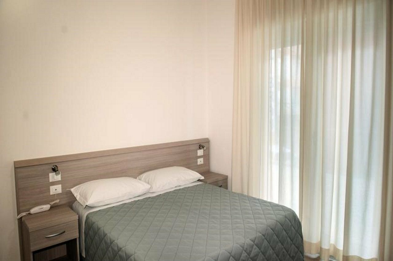 Hotel Anny Лидо ди Йезоло Екстериор снимка